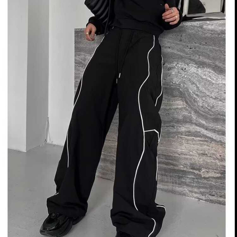 Amerikai stílusú, masszív dizájnú, csíkos, lezser nadrág, férfi tavaszi és őszi divatmárka, minden mérkőzésre alkalmas, egyenes szabású, laza sportnadrág, MH