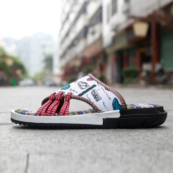 Vēlmju ārējās tirdzniecības pārrobežu plus izmēra modes biezas čības vīriešu vasaras apģērbs modernas viena vārda čības vīriešu pludmales sandales