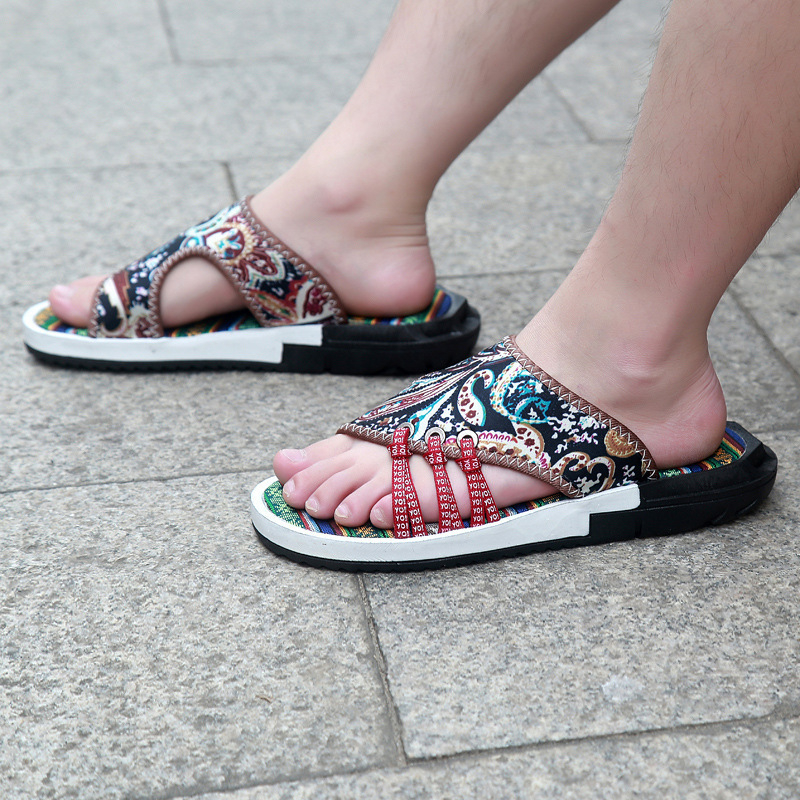 Vēlmju ārējās tirdzniecības pārrobežu plus izmēra modes biezas čības vīriešu vasaras apģērbs modernas viena vārda čības vīriešu pludmales sandales