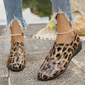 Európai és amerikai külkereskedelmi, plus size, kerek fejű, élénk színű női alkalmi bőrcipő, határokon átnyúló, lejtős sarkú, trendi, minden mérkőzésre alkalmas, lábfej feletti cipő, nagykereskedelem