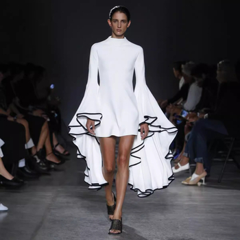 2023-as új európai és amerikai, határokon átnyúló dizájnú, eltúlzottan nagy fodros ujjú, derékkal karcsúsító, divatos, temperamentumos ruha