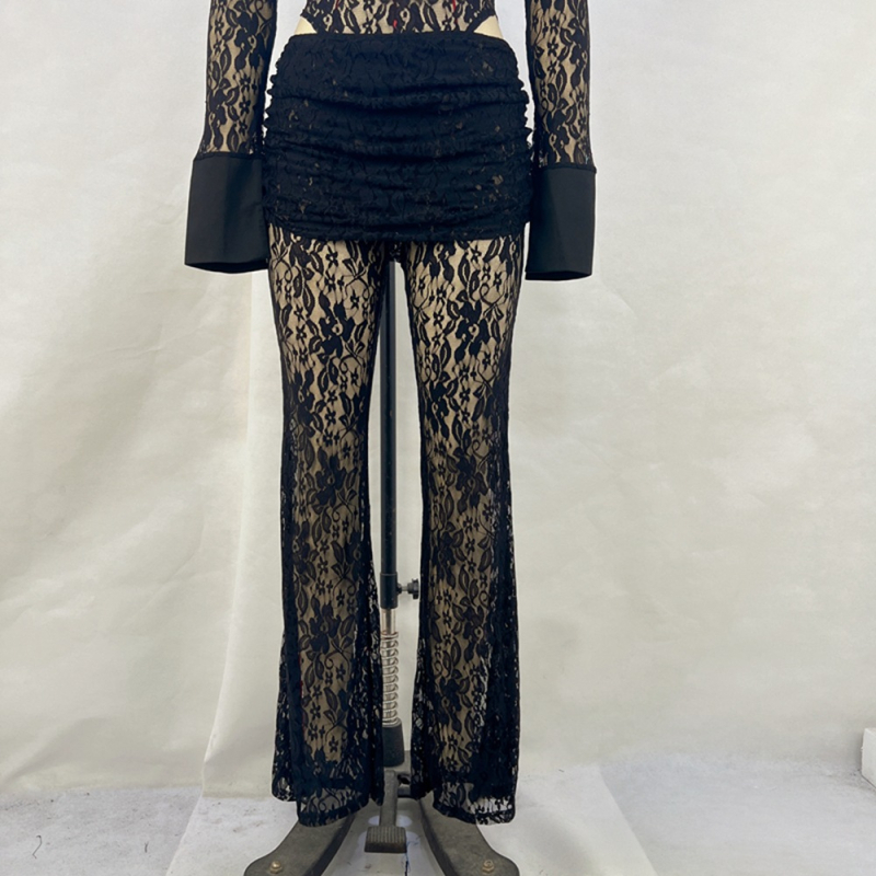 Eiropas un Amerikas pārrobežu 2023. gada seksīgs mežģīņu šuvums ar dziļu V veida garpiedurkņu augšdaļu, pieguļošs, perspektīvs, augstas jostasvietas, uzliesmojošs bikses sieviešu uzvalks