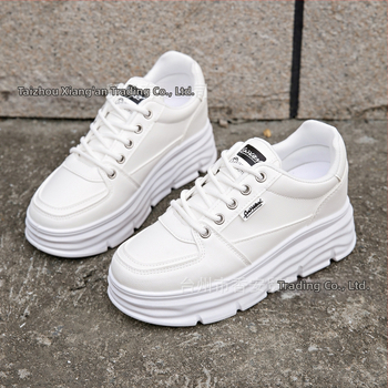 2024 m. vasaros ir rudens nauji storo dugno vidinio aukščio padidinimo studentų „Milk Cat Leisure Joker“ tarpvalstybinės užsienio prekybos plius dydžio sportbačiai