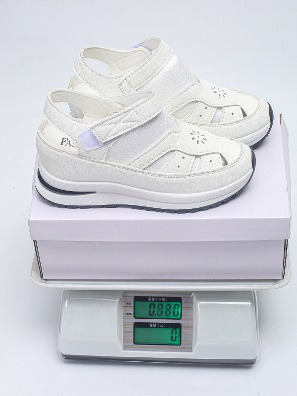 Határokon átnyúló kereskedelem, plus size szandálok, női 2025 tavaszi új európai és amerikai római üreges tépőzáras női cipők, 43-as méret