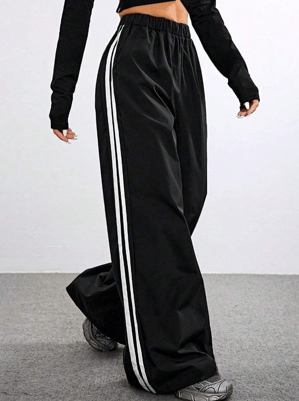 2025-ös, határokon átnyúló divatos, egyszerű női retró, lezser, színben illő, alacsony derekú, fekete, mikrohúzott nadrág