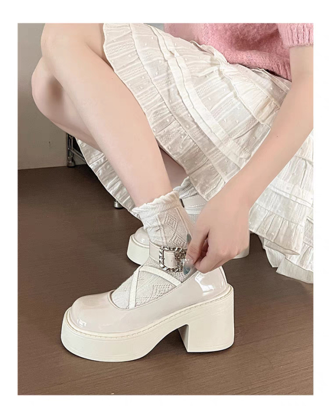 Magas sarkú bőr női cipők 2024 őszi és téli új kerek fejű egykarakteres csatos öv kényelmes divatos mokaszinok Mary Jane cipők