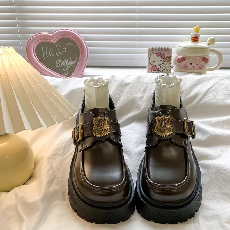 Paksu põhjaga paksu kontsaga Briti stiilis mustad nahast kingad naistele 2025. aasta uued kevadised kõrgusega suurendatud universaalsed Mary Jane Love ühekihilised kingad