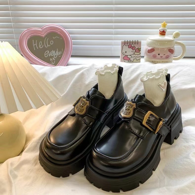 Paksu põhjaga paksu kontsaga Briti stiilis mustad nahast kingad naistele 2025. aasta uued kevadised kõrgusega suurendatud universaalsed Mary Jane Love ühekihilised kingad