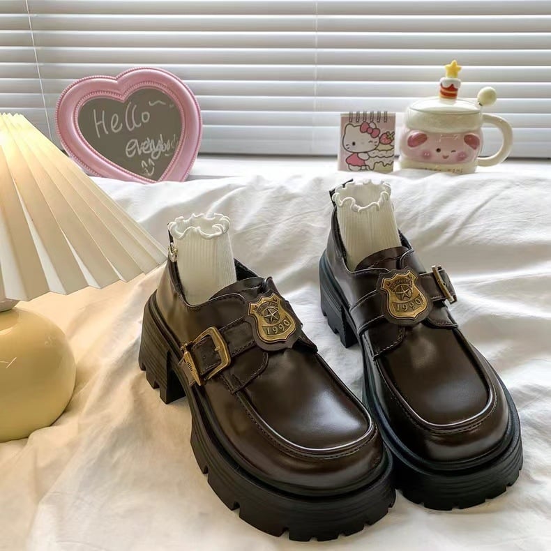 Paksu põhjaga paksu kontsaga Briti stiilis mustad nahast kingad naistele 2025. aasta uued kevadised kõrgusega suurendatud universaalsed Mary Jane Love ühekihilised kingad