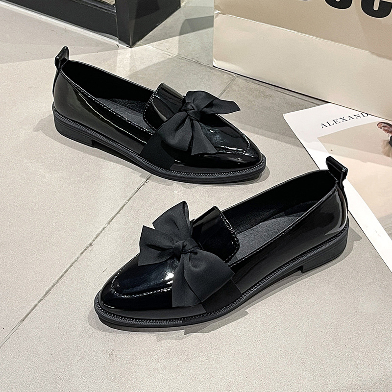 Hegyes orrú, kis bőrcipők, női tavaszi és őszi 2024-es új koreai stílusú, nagy méretű, masnis, szögletes sarkú, hétköznapi mokaszinok