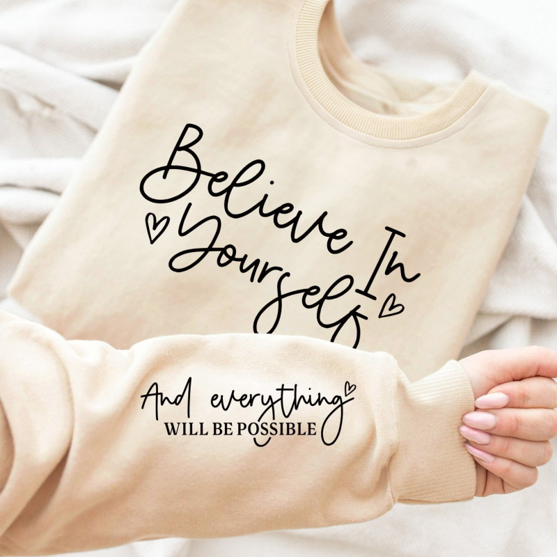 Stílusos, betűmintás, kerek nyakú pulóver - Divatos pulóver