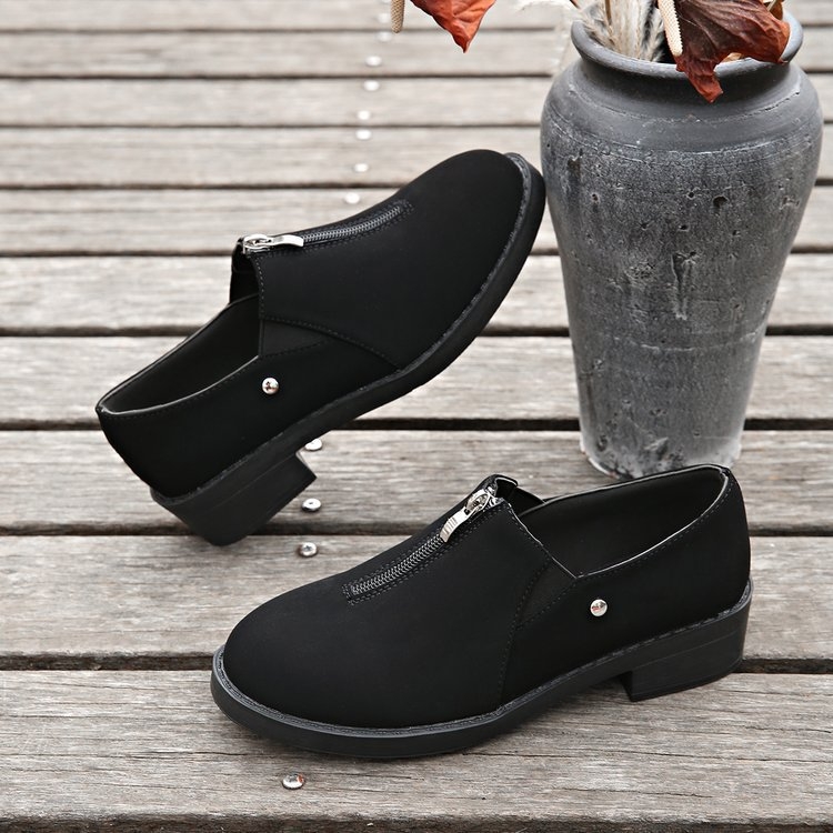 2024-es új brit stílusú női bebújós cipők stílusos és egyedi dizájnnal, határokon átnyúló Amazon divatos sokoldalú cipők