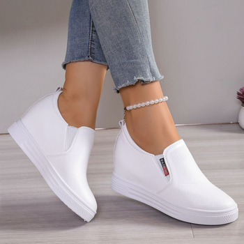 Puha talpú, kényelmes női cipők őszi és téli új, belső magasságnövelő fehér cipők szárcipők koreai alkalmi női cipők alkalmi cipők diákoknak