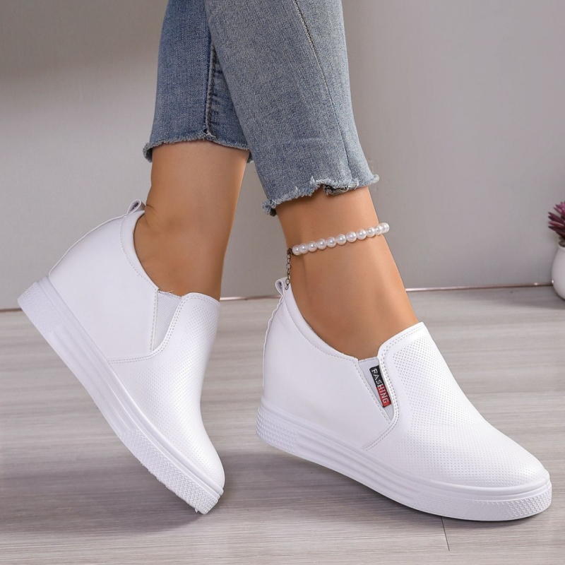 Puha talpú, kényelmes női cipők őszi és téli új, belső magasságnövelő fehér cipők szárcipők koreai alkalmi női cipők alkalmi cipők diákoknak