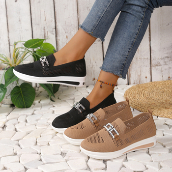 Határokon átnyúló tavaszi új fém lánc ék vastag talpú pedál lélegző könnyű hálós plus size alkalmi cipő nőknek