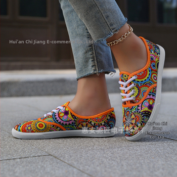 Eiropas un Amerikas pārrobežu populārie neregulāras krāsas audekla apavi sievietēm, pavasara un rudens apavi, korejiešu stila ielas stila ikdienas daudzpusīgi sporta apavi vairumtirdzniecībā