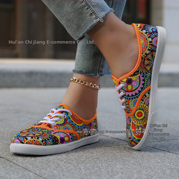 Eiropas un Amerikas pārrobežu populārie neregulāras krāsas audekla apavi sievietēm, pavasara un rudens apavi, korejiešu stila ielas stila ikdienas daudzpusīgi sporta apavi vairumtirdzniecībā