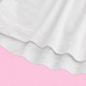 Határokon átnyúló, 2010-es évjáratú, nyári új, bő, kerek nyakú, rövid ujjú, cseresznye színű, masnis, mintás póló, trendi nőknek.