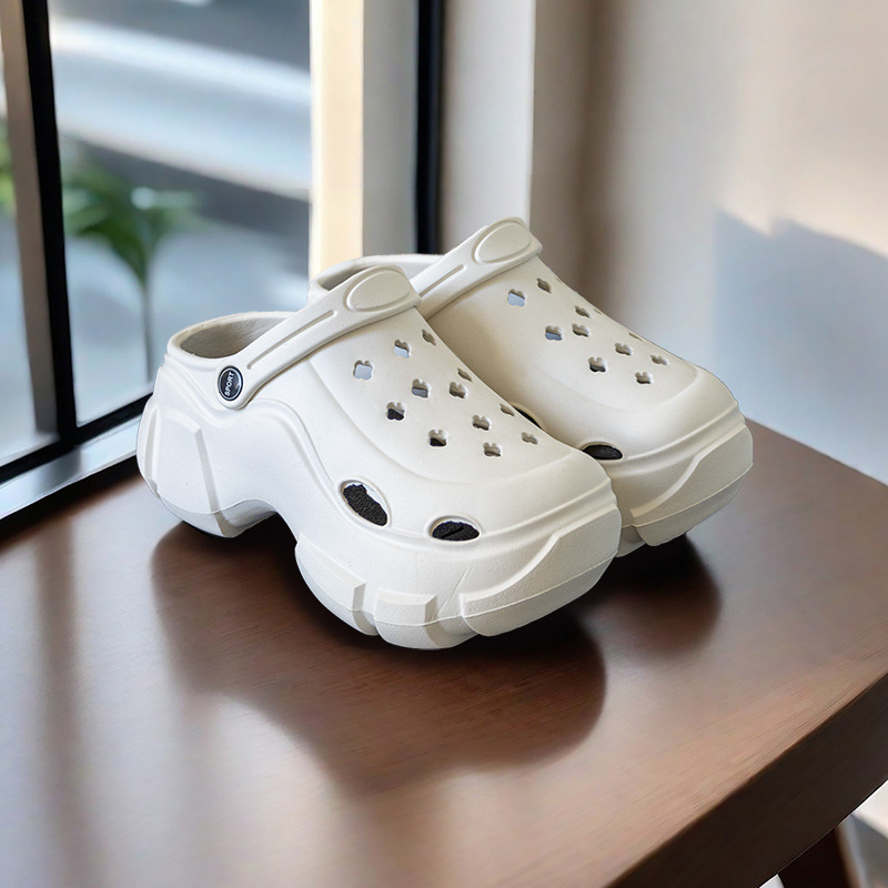 Sieviešu vasaras kurpes ar biezu zoli un caurumiem no EVA materiāla, vieglas, augstumu paceļošas sandales, apavi ar caurumiem apmalē vairumtirdzniecībā.