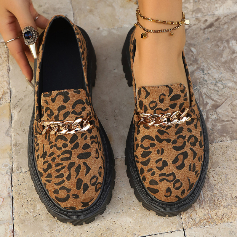 Láncos leopárdmintás vastag aljú brit stílusú mokaszinok külkereskedelemmel 2025 nyári plus size új stílusú bebújós velúr egyszínű cipők nőknek