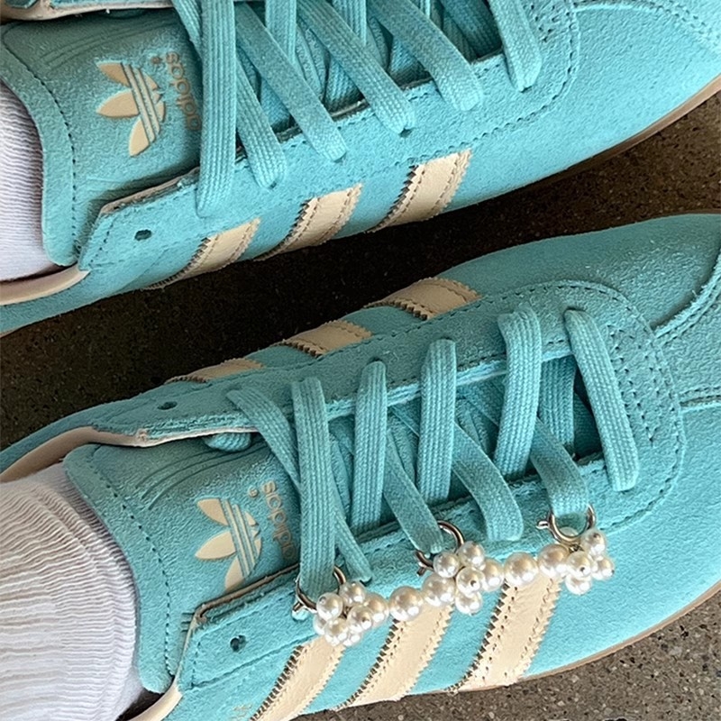 Kõikvõimalikud moodsed Korea stiilis pärlnööriga lillekinga pandlaga lihtsad isetegemise spordijalatsid dekoratiivsed kingapaelte aksessuaarid