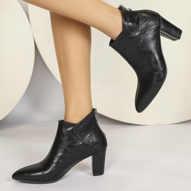 Női európai és amerikai új divatos rövid csizma oldalsó cipzáras nyugati csizma fekete elegáns egyszínű amerikai rövid csizma külföldi