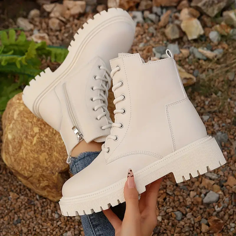 Határokon átnyúló, plus size, polár bélésű Martins női 2024 őszi és téli új divatos Joker motoros csizma vastag talpú bőr csizma női