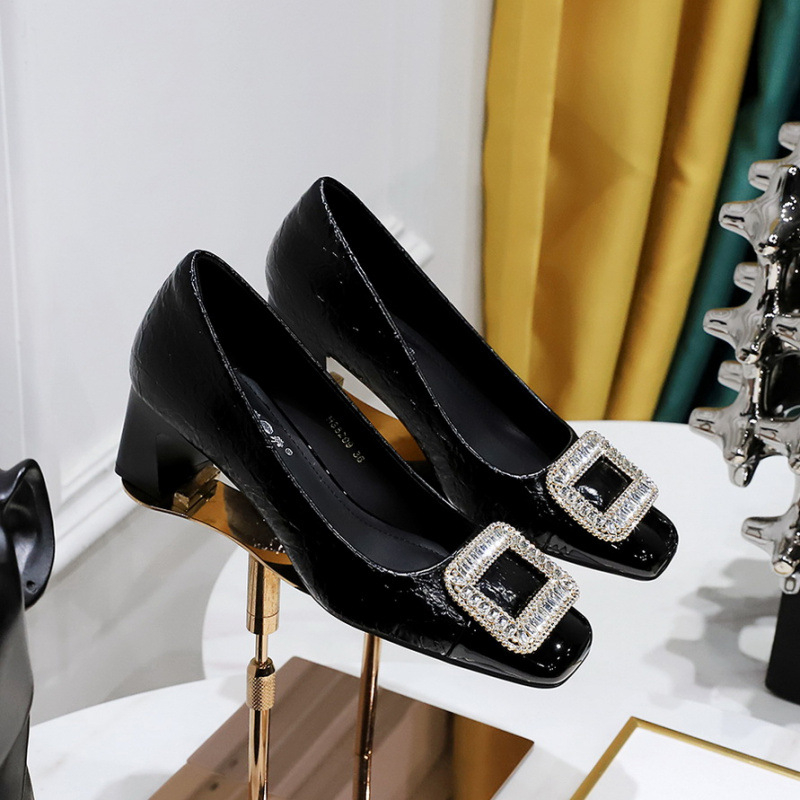 Korėjietiško stiliaus lengvi prabangūs moteriški bateliai storais kulnais, vidutinio kulno, negilūs, įtrūkę, susiūti kvadratine galva, metalinė vandens deimanto sagtis, vieno sluoksnio bateliai