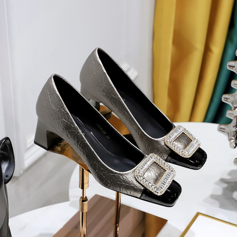 Korėjietiško stiliaus lengvi prabangūs moteriški bateliai storais kulnais, vidutinio kulno, negilūs, įtrūkę, susiūti kvadratine galva, metalinė vandens deimanto sagtis, vieno sluoksnio bateliai