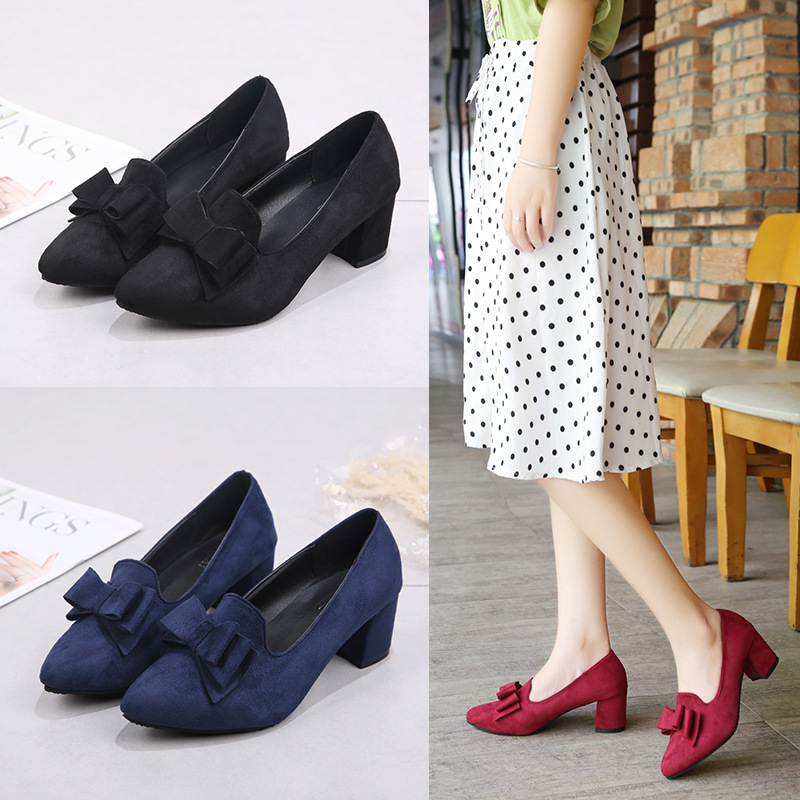 Pantofi de damă 2025 primăvara și toamna nouă culoare pură la modă vârful ascuțit toc gros toc înalt gura superficială piele întoarsă cu fundă pantofi de damă fără slip-on