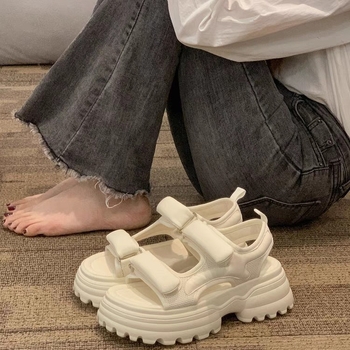 Női sportszandálok 2024 nyara Új internetes hírességek platform vastag talpú tépőzáras alkalmi puha talpú római strandcipők