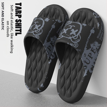 Szuper meleg papucsok férfi 2024 divatos nyári csúszásmentes vastag aljú szaggátló lépésálló érzés páros háztartási külső ruházati szandál férfiaknak