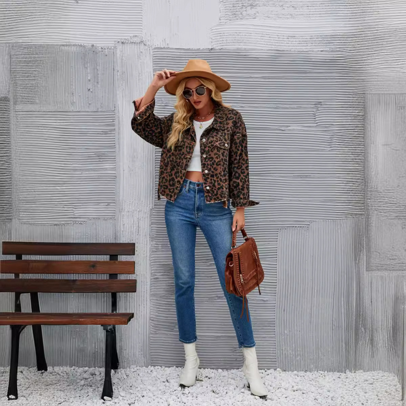 2023 m. „Amazon“ naujas europietiškas ir amerikietiškas leopardo rašto džinsinis švarkas su madingu plonu atvartu. Džinsinis paltas moterims.