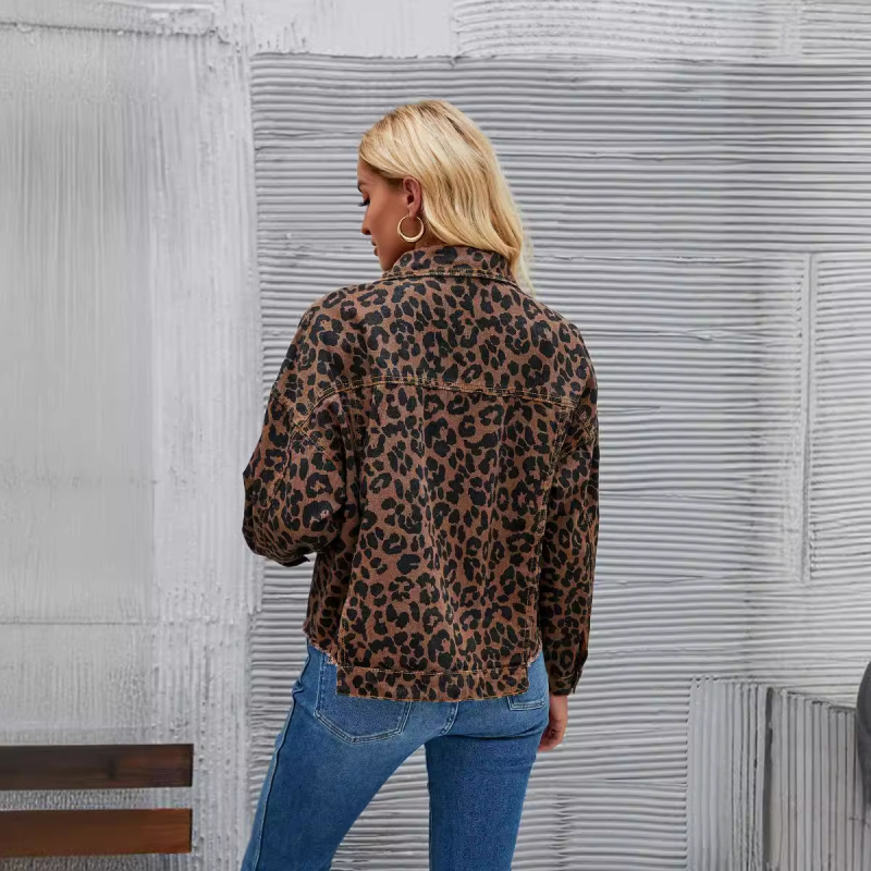 2023 m. „Amazon“ naujas europietiškas ir amerikietiškas leopardo rašto džinsinis švarkas su madingu plonu atvartu. Džinsinis paltas moterims.