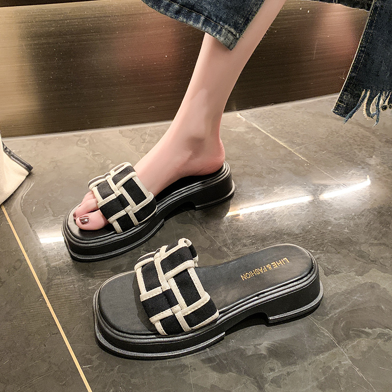 2024 nyári új külkereskedelmi tengerparti római cipő nagykereskedelmi külső viselet szóval szőtt muffin vastag aljú magas sarkú szandál nőknek