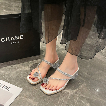 Γυναικείες παντόφλες με χοντρό τακούνι, καλοκαίρι 2024, νέα βρετανική μόδα, με στρας στα δάχτυλα, δύο ενδυμάτων, χονδρική πώληση