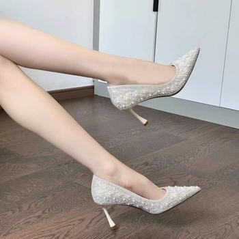 2024 Νέα Γαλλικά Γαμήλια Παπούτσια με Λεπτό Τακούνι και Μυτερά Στρας, Ψηλά Τακούνια, Υψηλής Ποιότητας Κρύσταλλα, που Φορούν Συνήθως τα Παπούτσια Xiu Wo