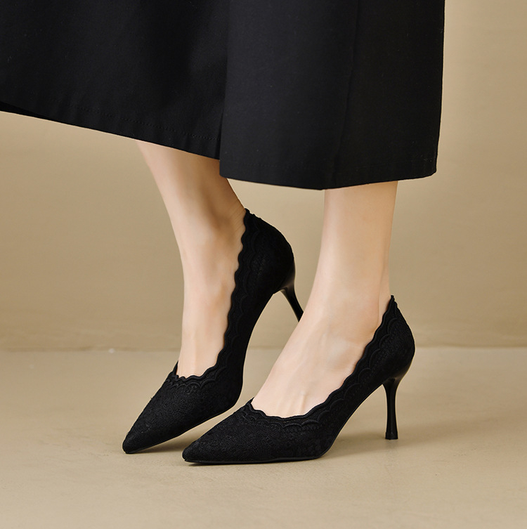 2025 tavaszi új klasszikus elegáns elegáns piros magassarkú esküvői cipők Xiu Wo csipke hálós hegyes tűsarkú cipő