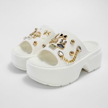 Papucs Női nyári ruha 2024 Új érkezés Arany esernyő Nyúl Vastag aljú Csúszásgátló Internet Népszerű Papucsok Tengerparti Strandcipő