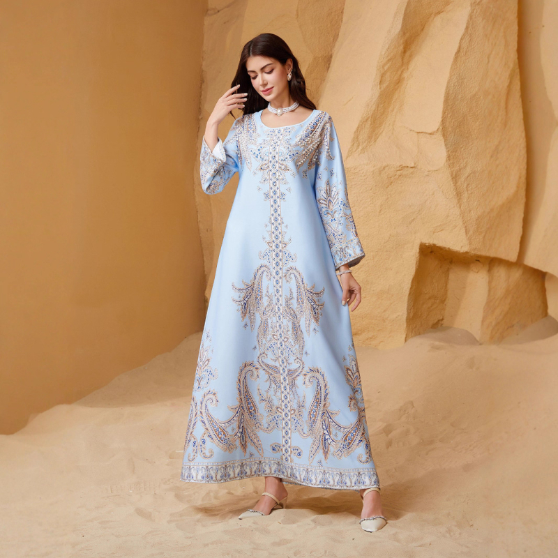 Zd011 Közel-Kelet Dubai Ins muszlim női köntös gyöngyös mintás kerek nyakú abaya közel-keleti stílusú ruha