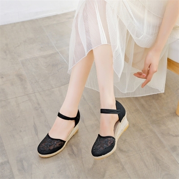 2025 Új koreai stílusú női szandálok Éktalpú alkalmi szandálok Hálós külkereskedelmi szandálok Hegyes orrú vászon csatos női szandálok