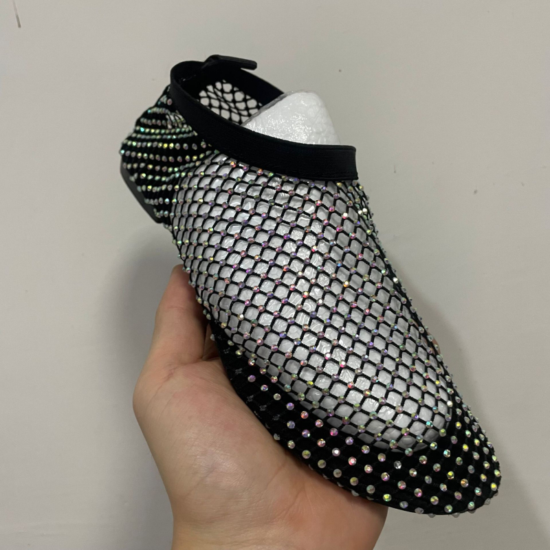 2023-as nyári új, kerek orrú szandál, üreges hálós, piros, gyémántokkal kirakott rövid csizma, nyári szexi, határon átnyúló, plus size lapos talpú cipők