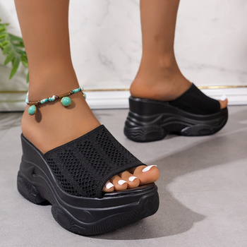 Nyári új, vastag talpú, nyitott orrú, szőtt papucs, koreai stílusú kültéri szandál, strandcipő, női cipő, anyacipő nagykereskedelemben