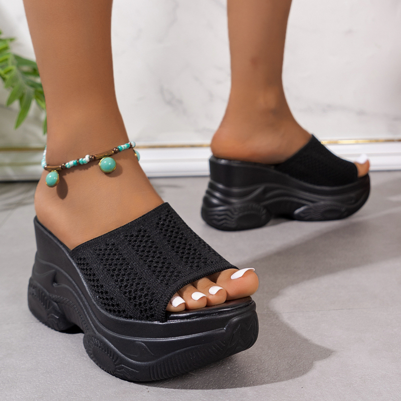 Nyári új, vastag talpú, nyitott orrú, szőtt papucs, koreai stílusú kültéri szandál, strandcipő, női cipő, anyacipő nagykereskedelemben