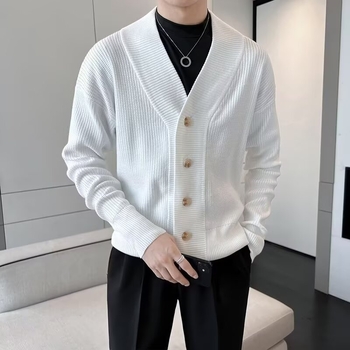 2024 új kardigán pulóver fiú őszi és téli laza lusta stílusú kötöttáru külső viselet férfi pulóver fekete kabát