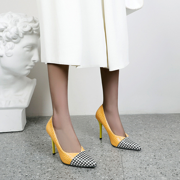 Ψηλοτάκουνα γυναικεία παπούτσια με μανίκια, μοντέρνα γυναικεία παπούτσια με ψηλοτάκουνα σε ασορτί χρώμα, μυτερά ευρωπαϊκά και αμερικανικά παπούτσια του 2023, νέα γυναικεία παπούτσια κίτρινα