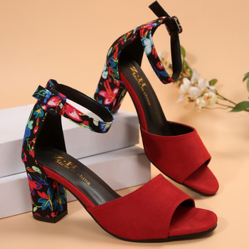 Διασυνοριακή Νέα Ευρωπαϊκή και Αμερικανική Μόδα Plus Size Γυναικεία Σανδάλια με Χοντρό Τακούνι, Γυναικεία Σανδάλια με Αγκράφα Εξωτερικού Εμπορίου για Γυναίκες