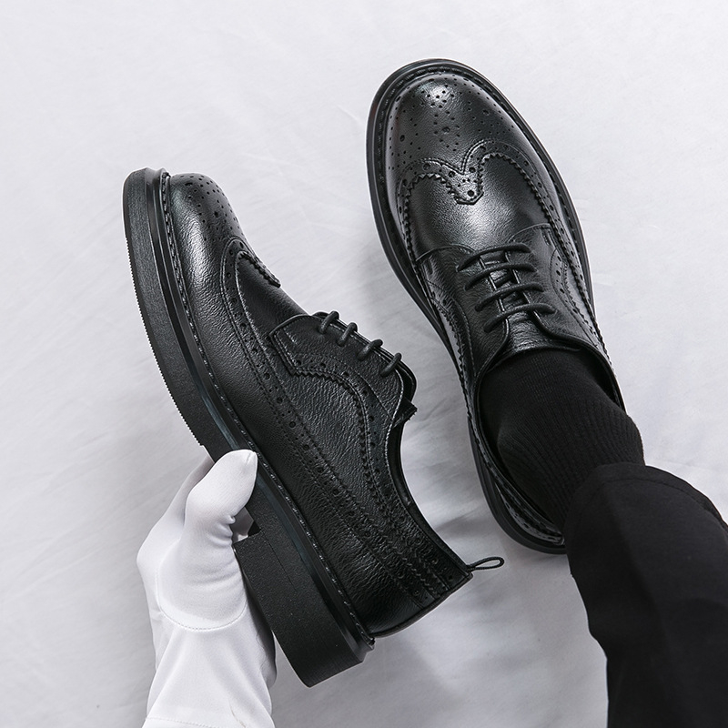 Férficipők határokon átnyúló, plus size új, alkalmi bőrcipők divatos férfi brogue faragott üzleti alkalmi cipők vintage esküvői cipők