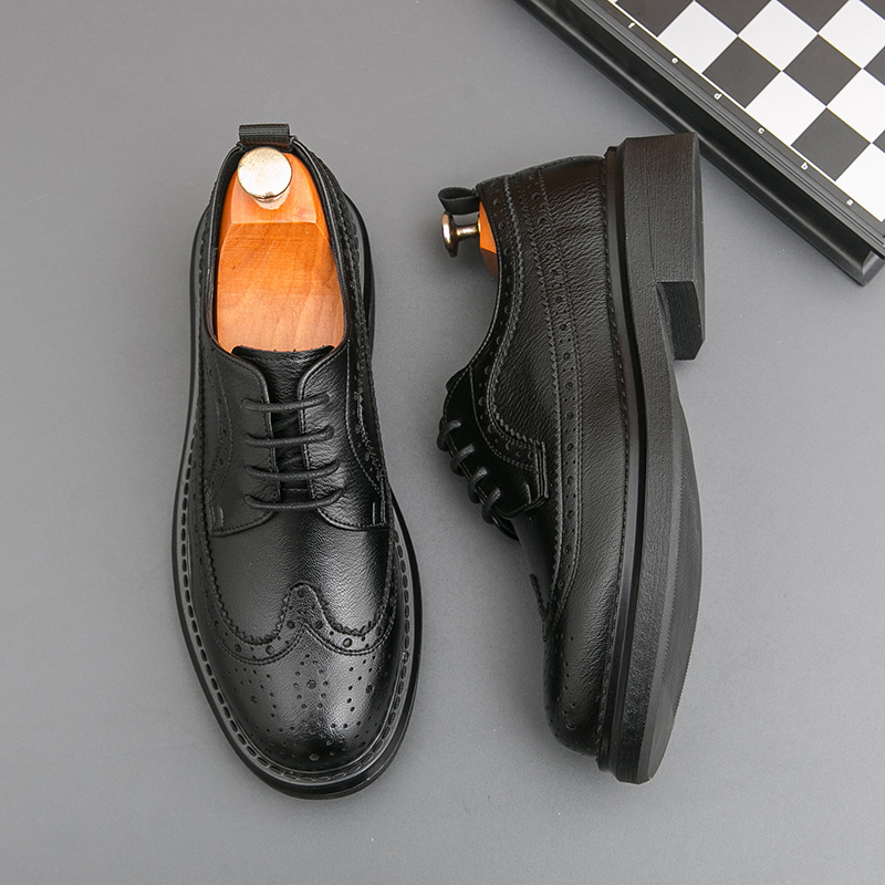 Férficipők határokon átnyúló, plus size új, alkalmi bőrcipők divatos férfi brogue faragott üzleti alkalmi cipők vintage esküvői cipők