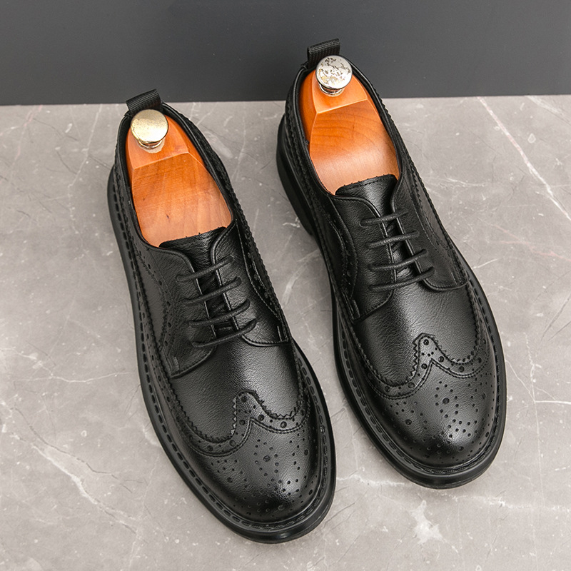 Férficipők határokon átnyúló, plus size új, alkalmi bőrcipők divatos férfi brogue faragott üzleti alkalmi cipők vintage esküvői cipők